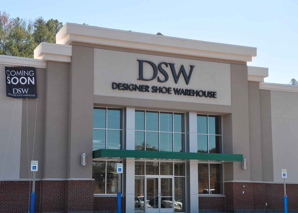 DSW now open - thehomewoodstar
