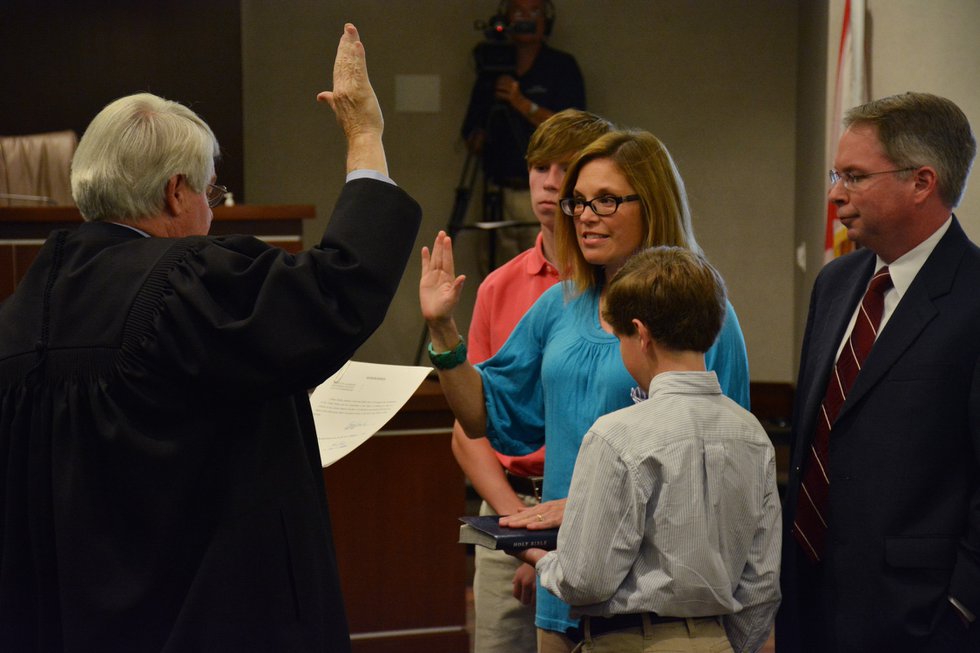 Barry Smith takes the oath of office