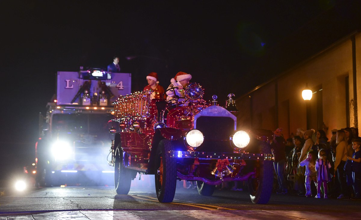 Homewood holds annual Christmas Parade and Star Lighting
