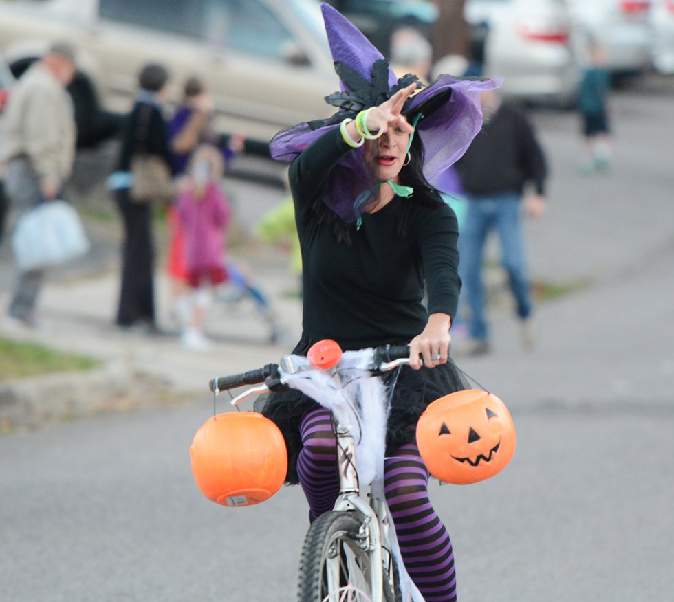 Homewood Witches Ride 2014
