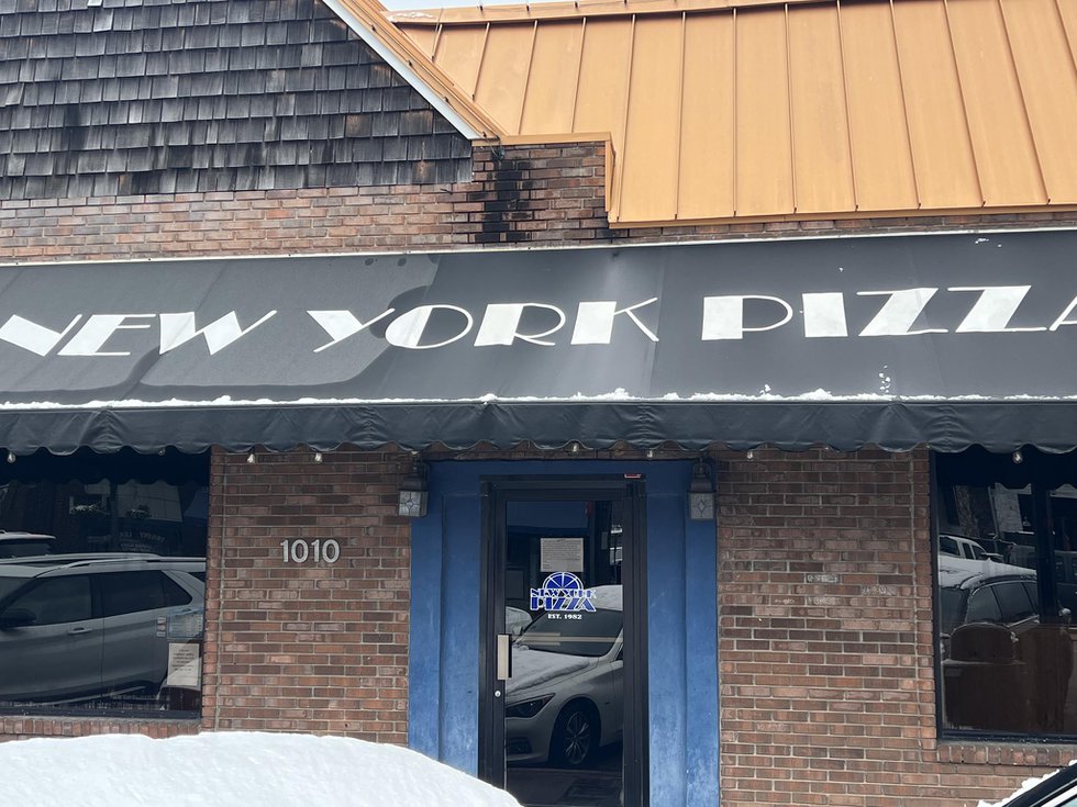 220103_NewYorkPizzaNE.jpg