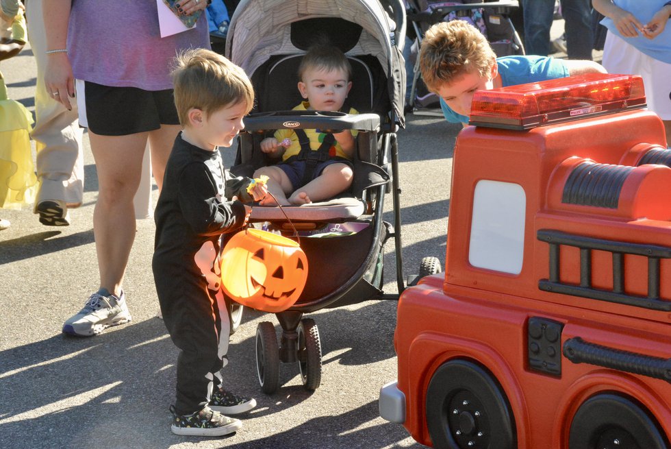 241020_HomewoodLibraryTrunkorTreat-6.jpeg