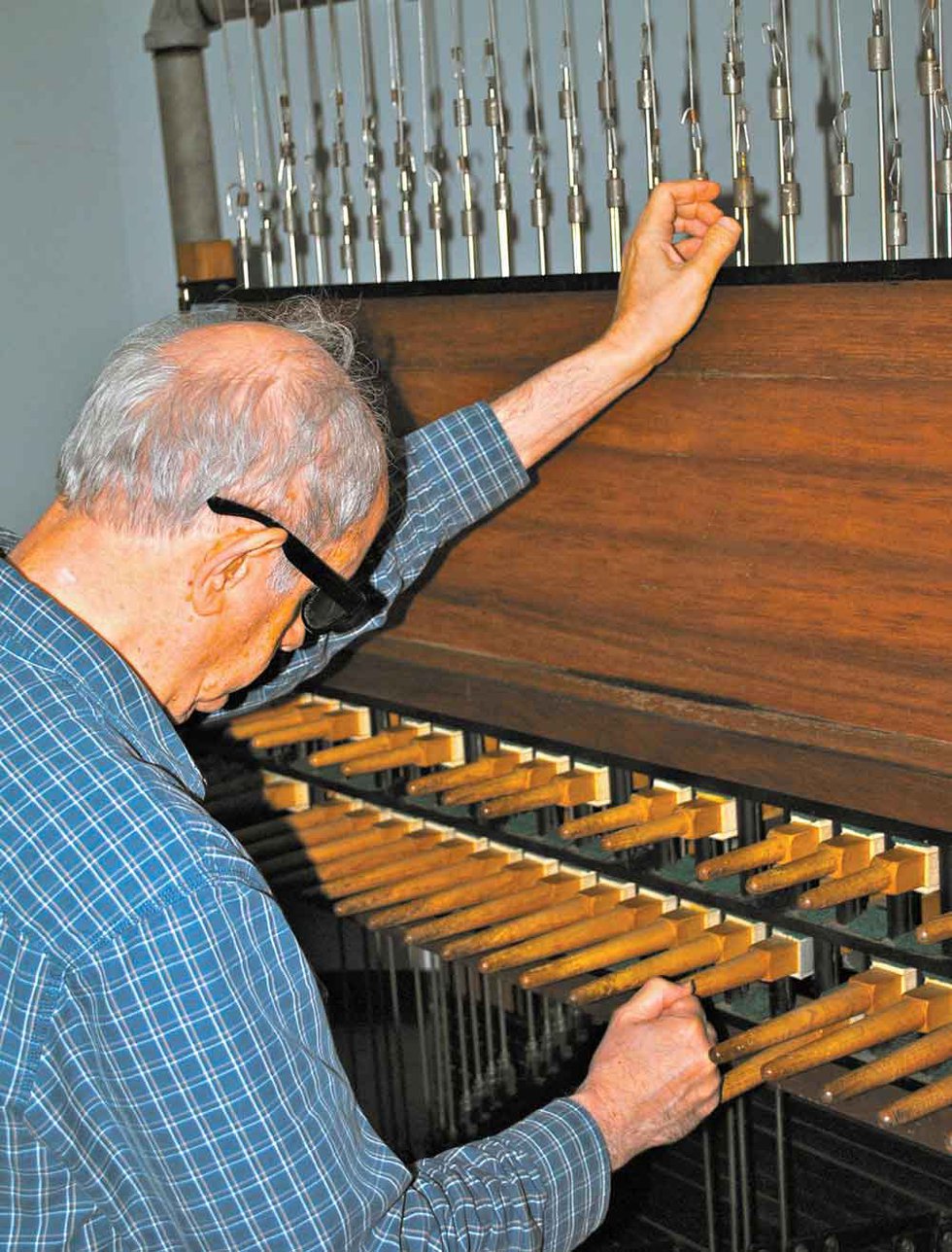 1012 Samford carillonneur Stephen Knight