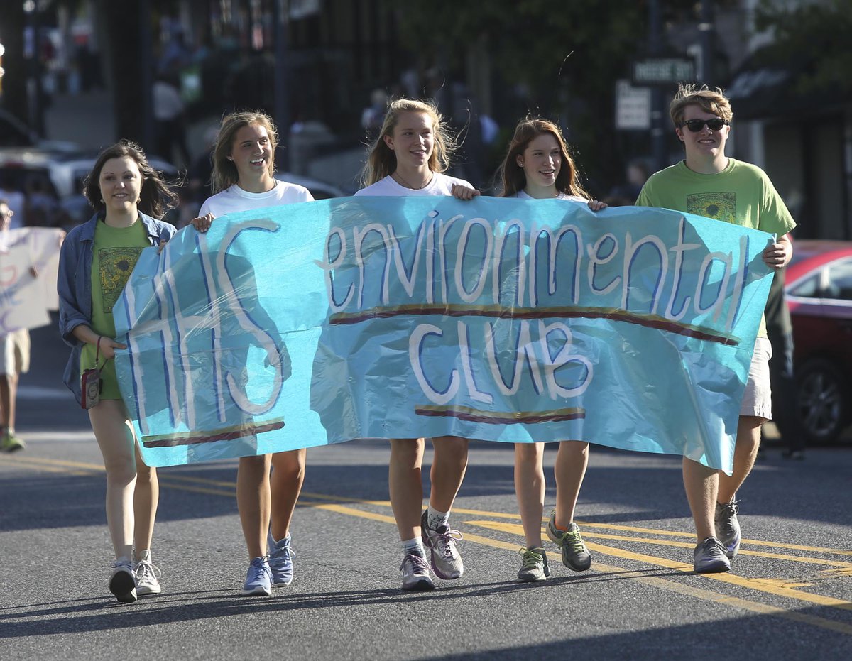 Students bring spirit to Homewood High School for week