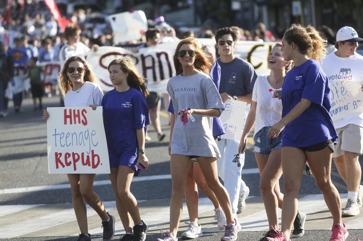 Students bring spirit to Homewood High School for week