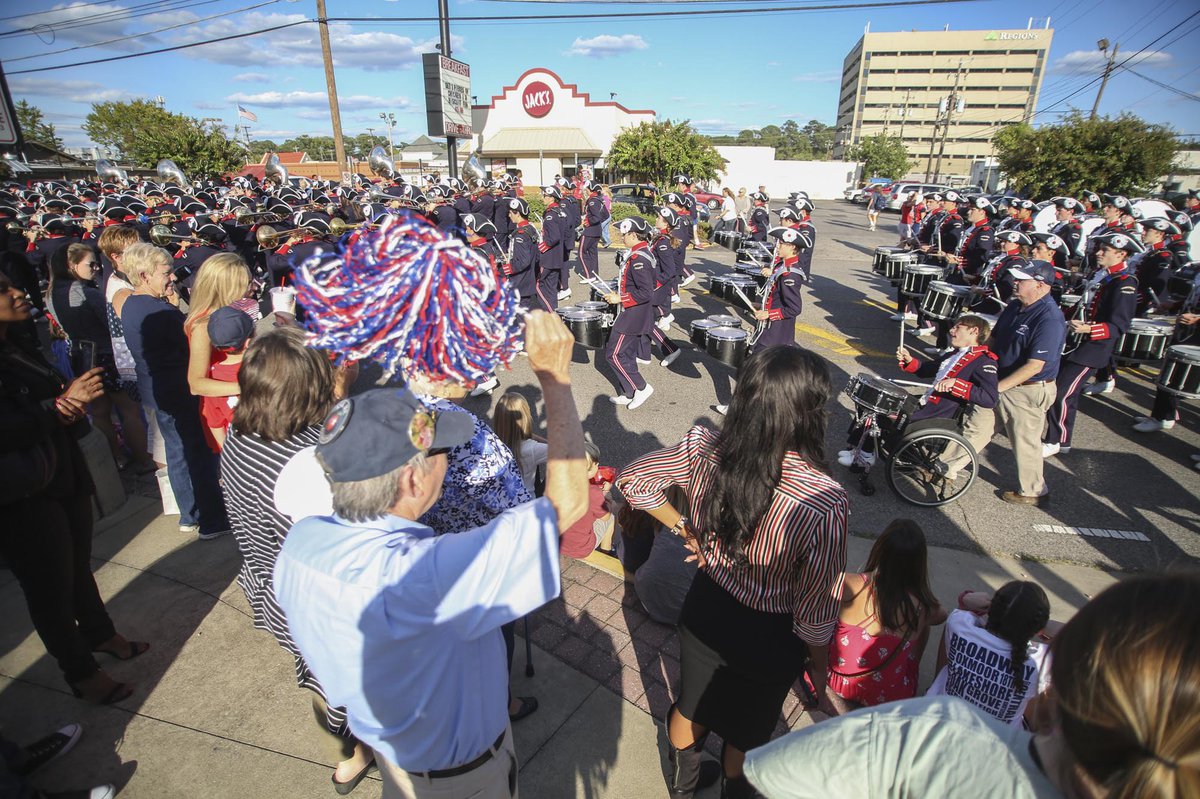 Students bring spirit to Homewood High School for week