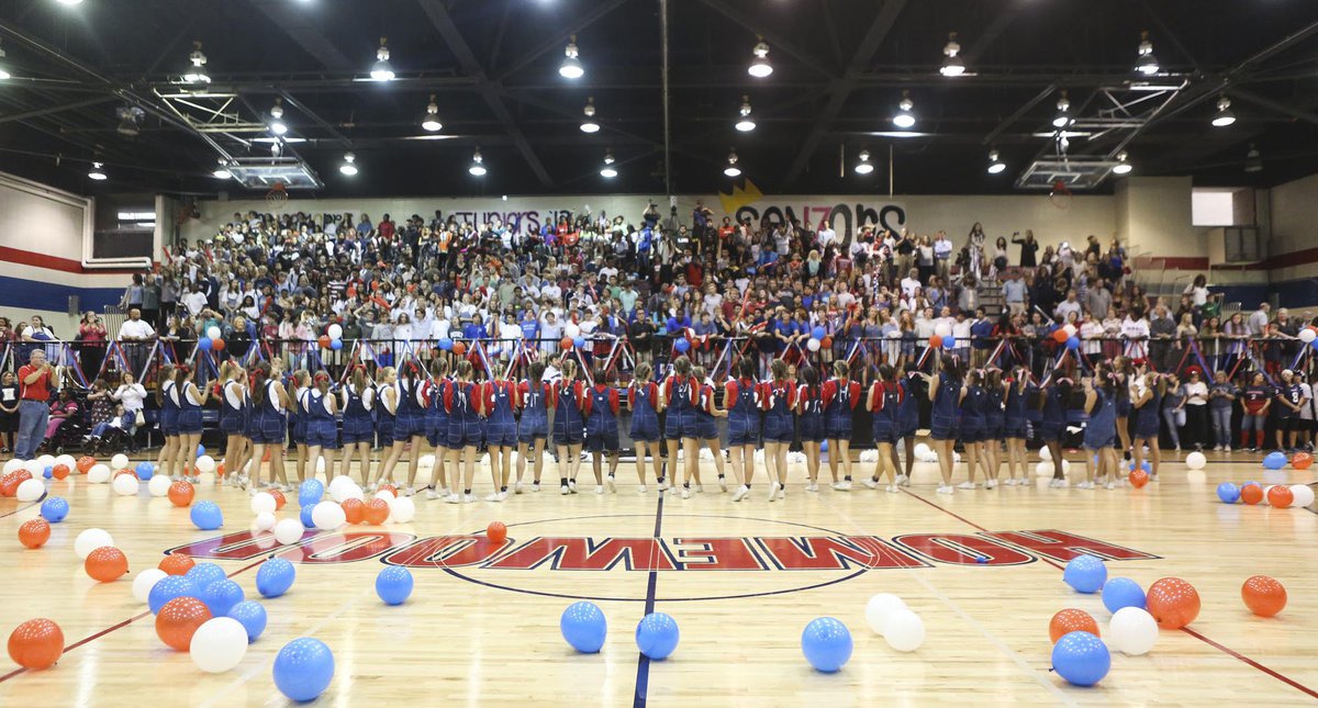 Students bring spirit to Homewood High School for week